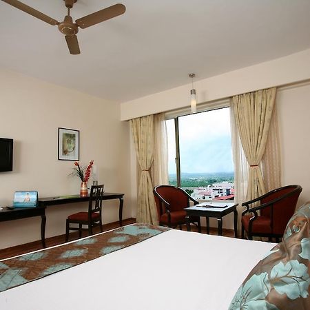 โอ บิซ พรีเมียร์ แอท ลีโอเนีย Hotel ไฮเดอราบัด ภายนอก รูปภาพ