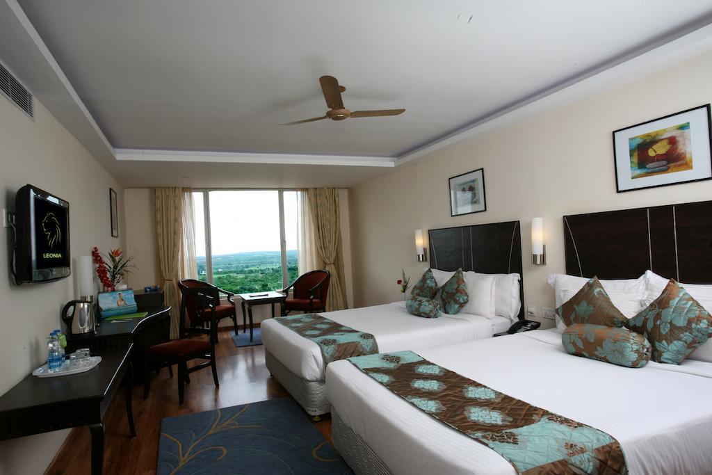 โอ บิซ พรีเมียร์ แอท ลีโอเนีย Hotel ไฮเดอราบัด ภายนอก รูปภาพ