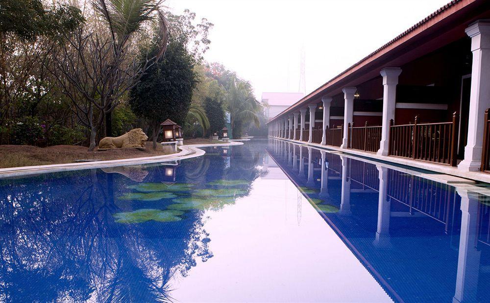 โอ บิซ พรีเมียร์ แอท ลีโอเนีย Hotel ไฮเดอราบัด ภายนอก รูปภาพ