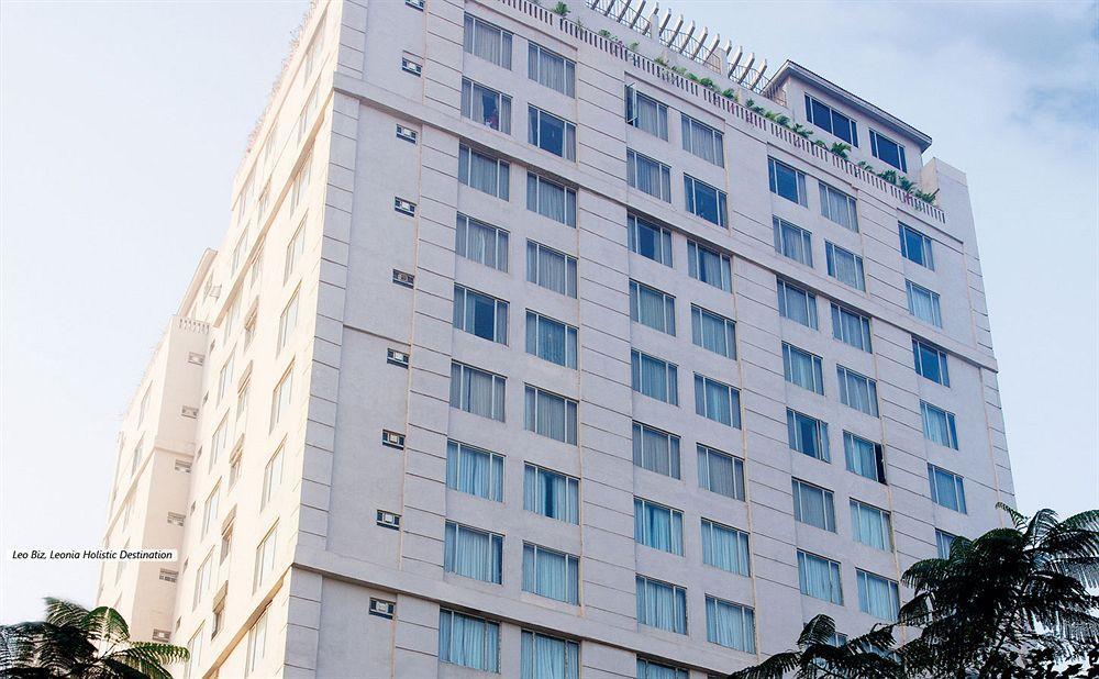 โอ บิซ พรีเมียร์ แอท ลีโอเนีย Hotel ไฮเดอราบัด ภายนอก รูปภาพ